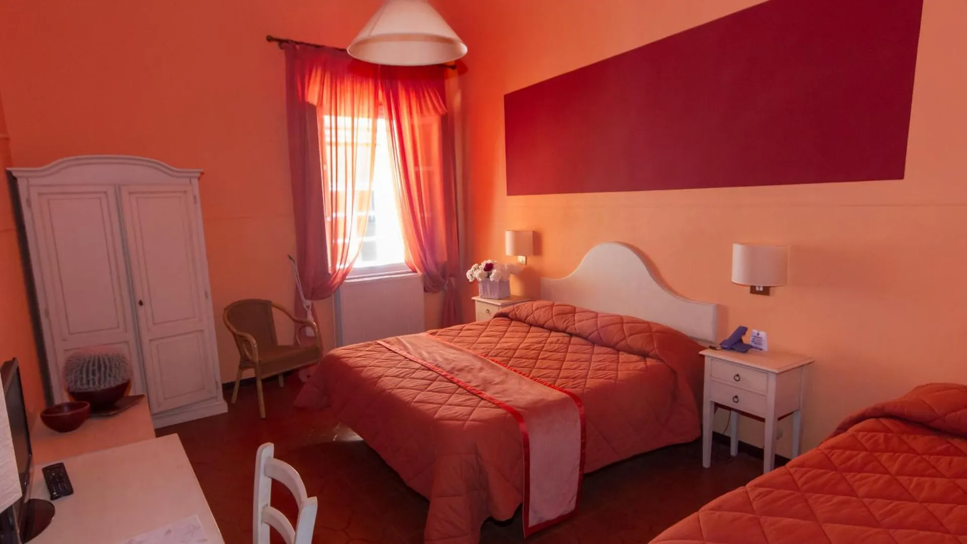 Albergo Etruria Volterra 3*,